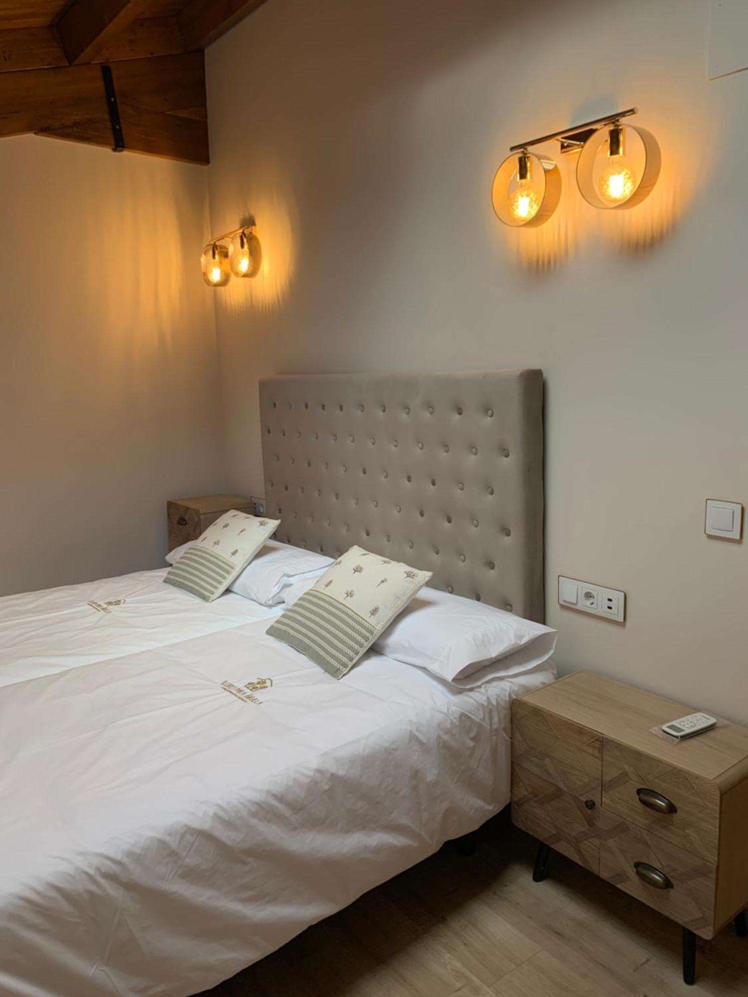 Apartamentos En El Valle Del Jerte Flores Para Angela Cabezuela Del Valle Eksteriør bilde
