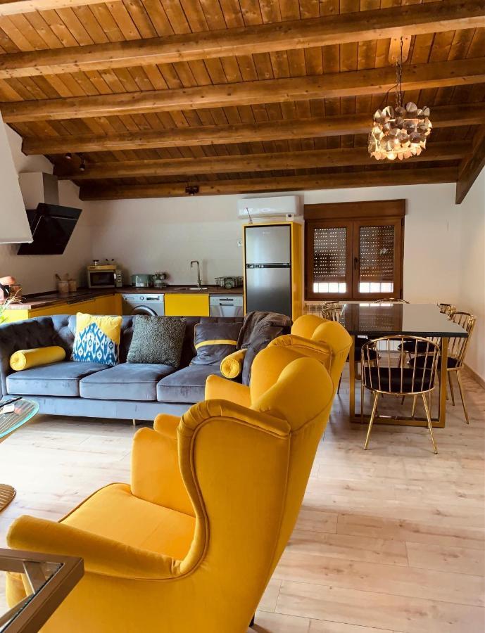 Apartamentos En El Valle Del Jerte Flores Para Angela Cabezuela Del Valle Eksteriør bilde
